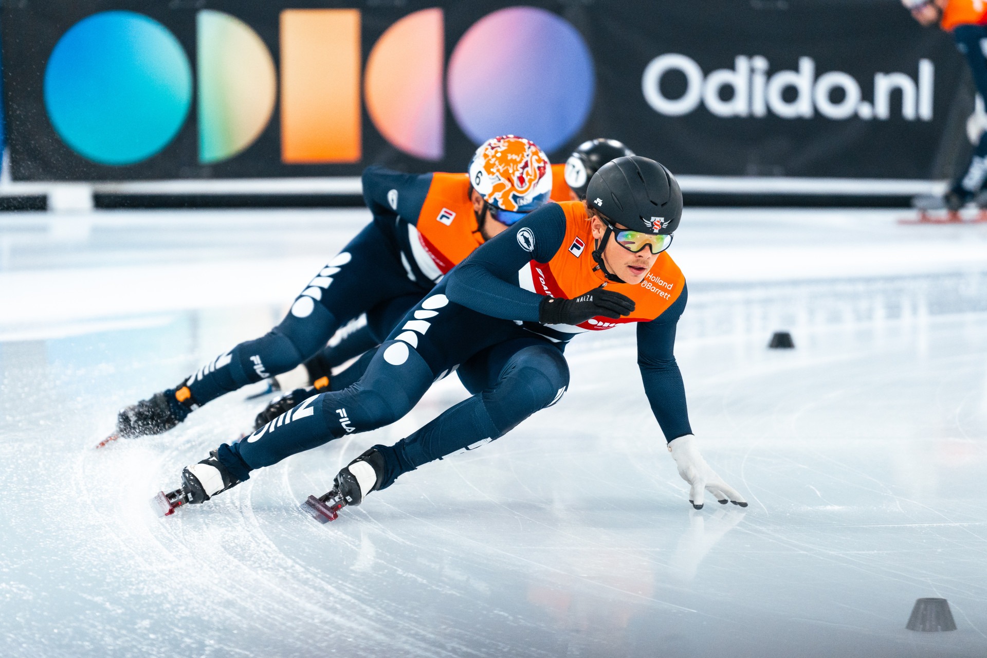 WK Shorttrack - Contact